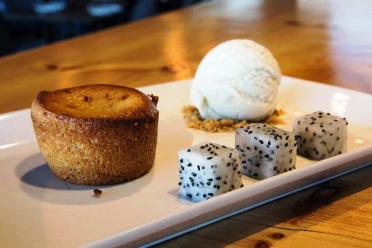 COULANT CASERO DE TURRON CON HELADO DE CARDAMOMO.